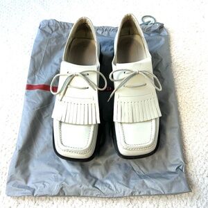 Vintage 90s PRADA women's runway shoe, size 40.